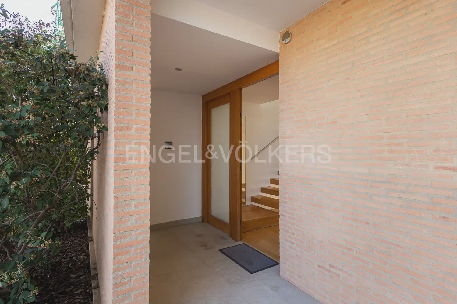 Chalet de 5 habitaciones en Bétera en alquiler con piscina garaje - 6.500 € (Ref: 10060965)