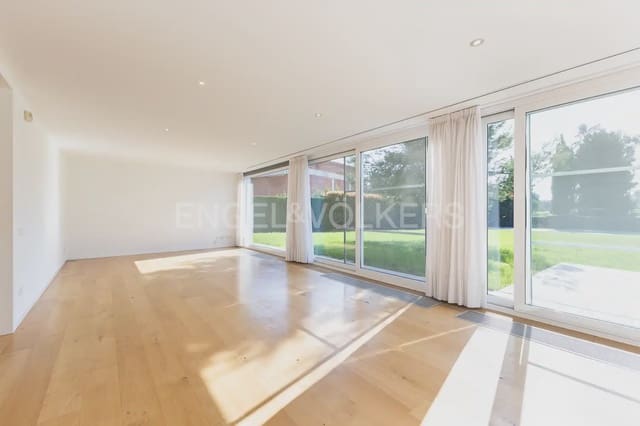 Chalet de 5 habitaciones en Bétera en alquiler con piscina garaje - 6.500 € (Ref: 10060965)