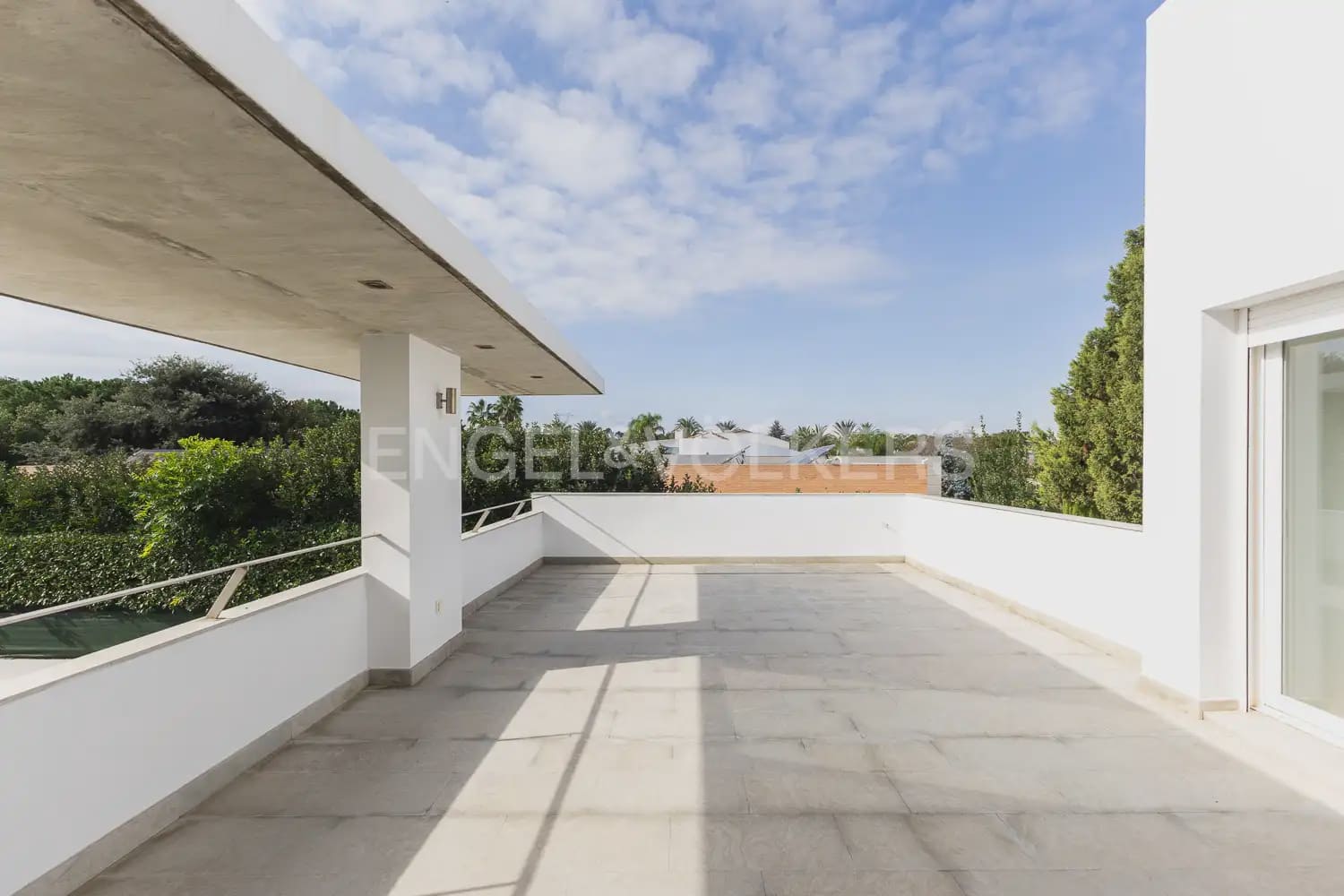 Chalet de 5 habitaciones en Bétera en alquiler con piscina garaje - 6.500 € (Ref: 10060965)
