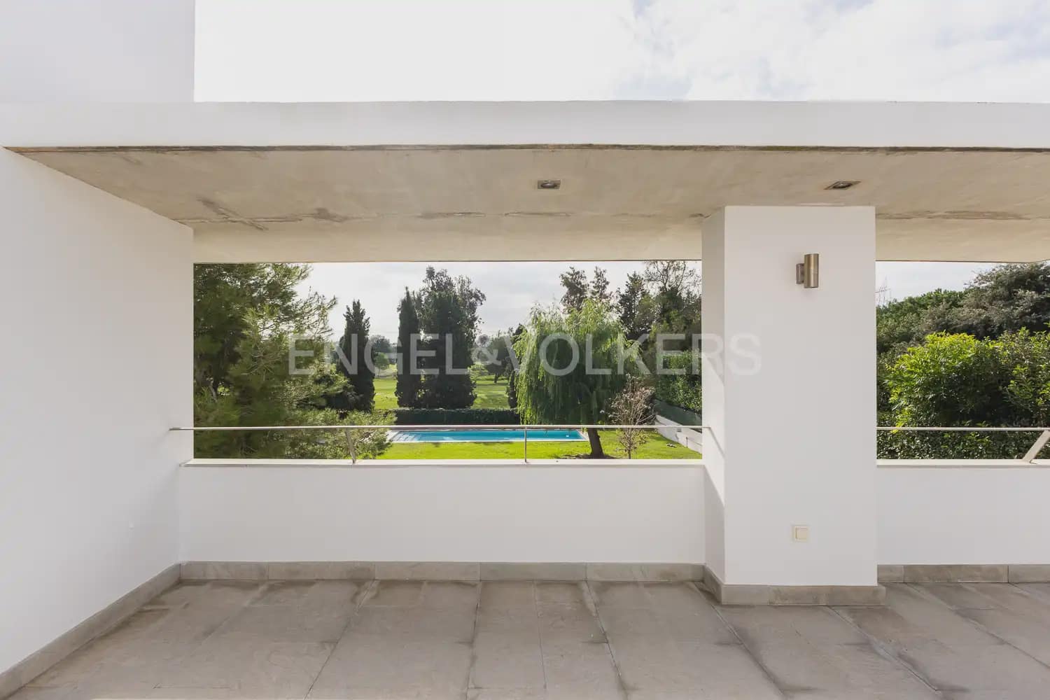 Chalet de 5 habitaciones en Bétera en alquiler con piscina garaje - 6.500 € (Ref: 10060965)