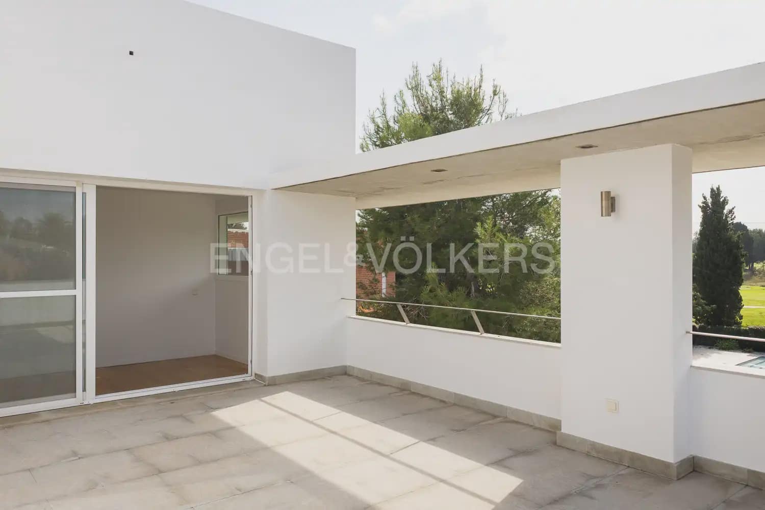 Chalet de 5 habitaciones en Bétera en alquiler con piscina garaje - 6.500 € (Ref: 10060965)