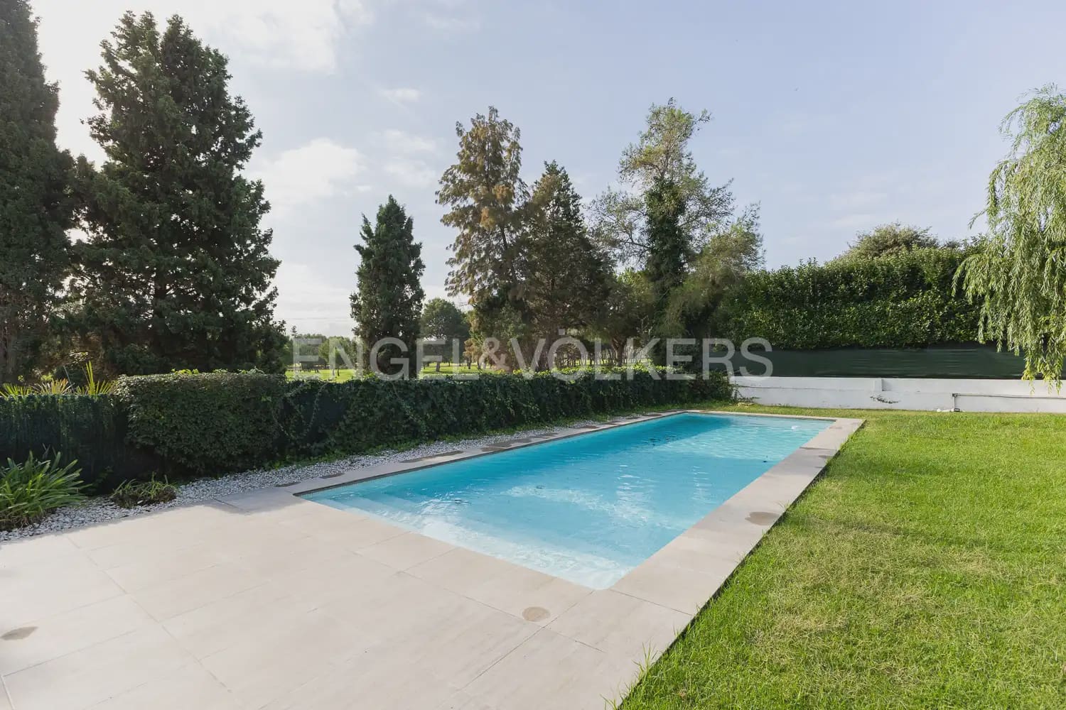 Chalet de 5 habitaciones en Bétera en alquiler con piscina garaje - 6.500 € (Ref: 10060965)