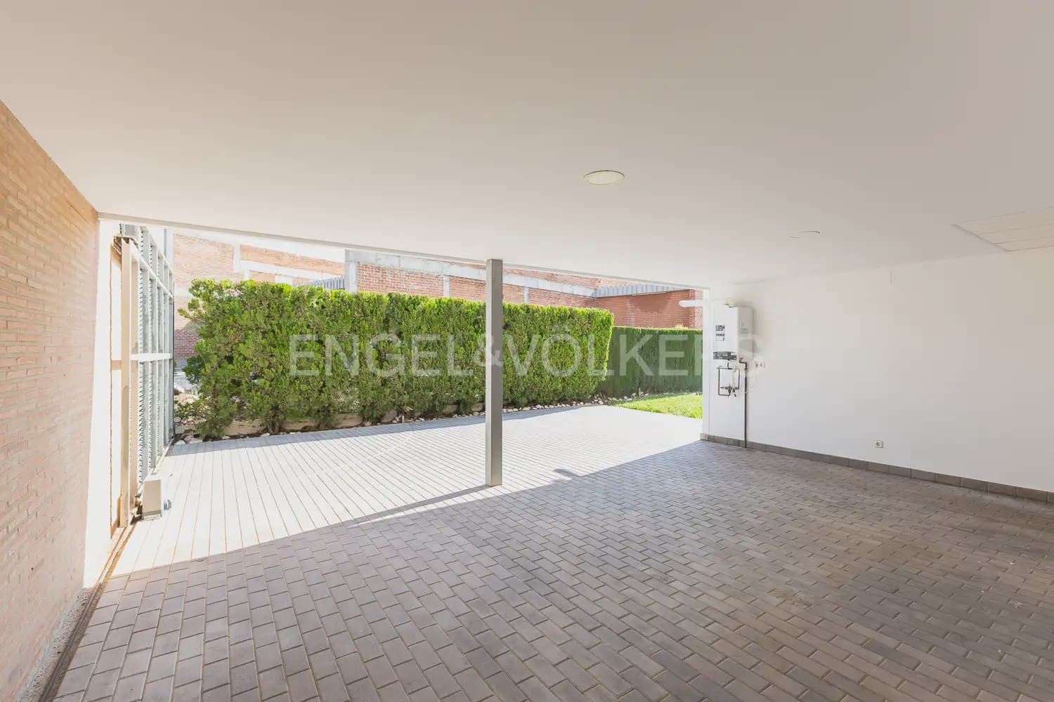Chalet de 5 habitaciones en Bétera en alquiler con piscina garaje - 6.500 € (Ref: 10060965)