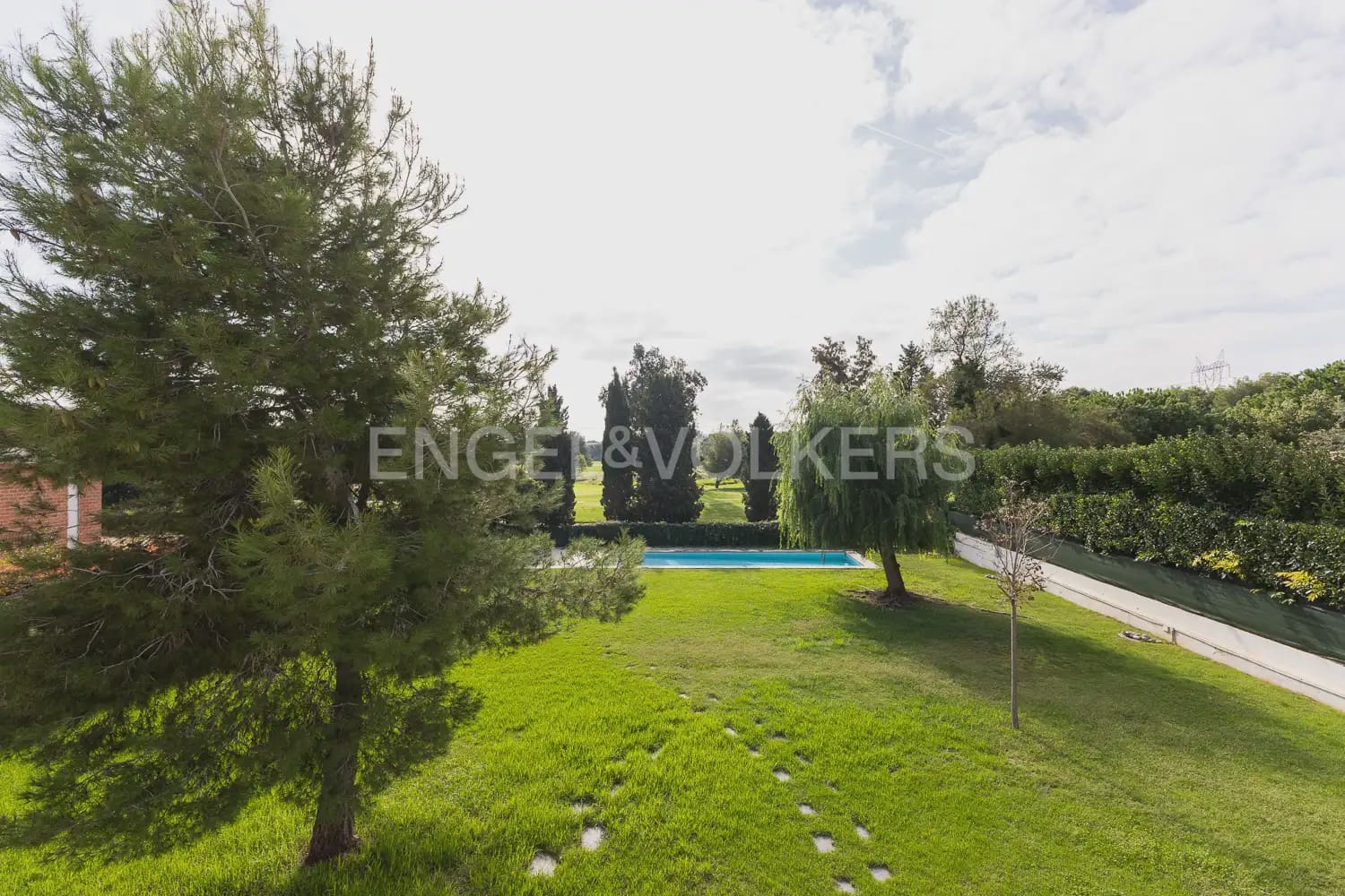 Chalet de 5 habitaciones en Bétera en alquiler con piscina garaje - 6.500 € (Ref: 10060965)