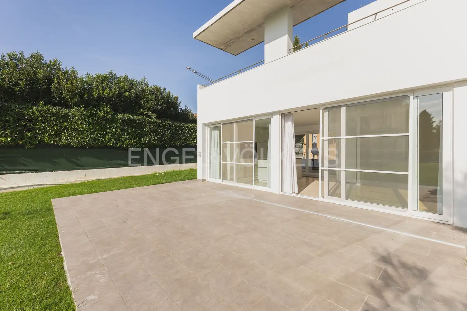 Chalet de 5 habitaciones en Bétera en alquiler con piscina garaje - 6.500 € (Ref: 10060965)