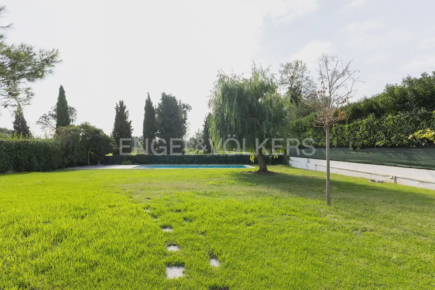 Chalet de 5 habitaciones en Bétera en alquiler con piscina garaje - 6.500 € (Ref: 10060965)
