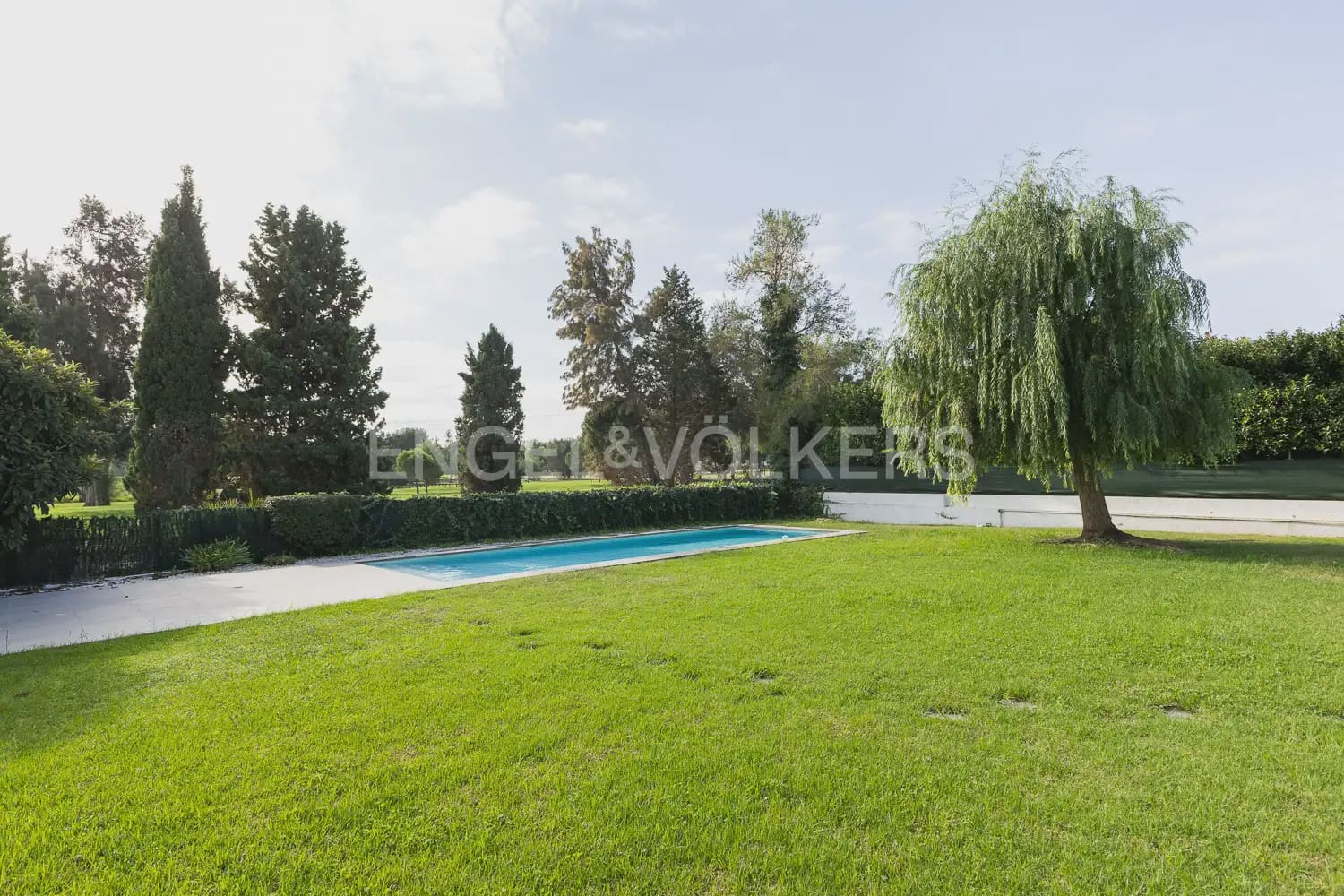 Chalet de 5 habitaciones en Bétera en alquiler con piscina garaje - 6.500 € (Ref: 10060965)