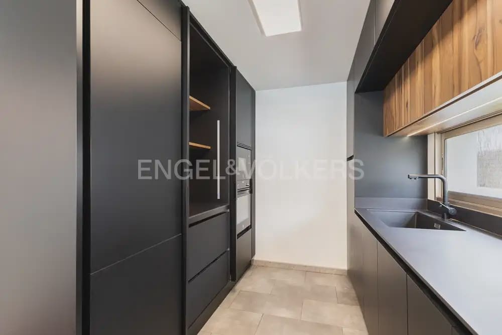 5 quarto Moradia para arrendar em Godella com piscina garagem - 3 500 € (Ref: 10060966)
