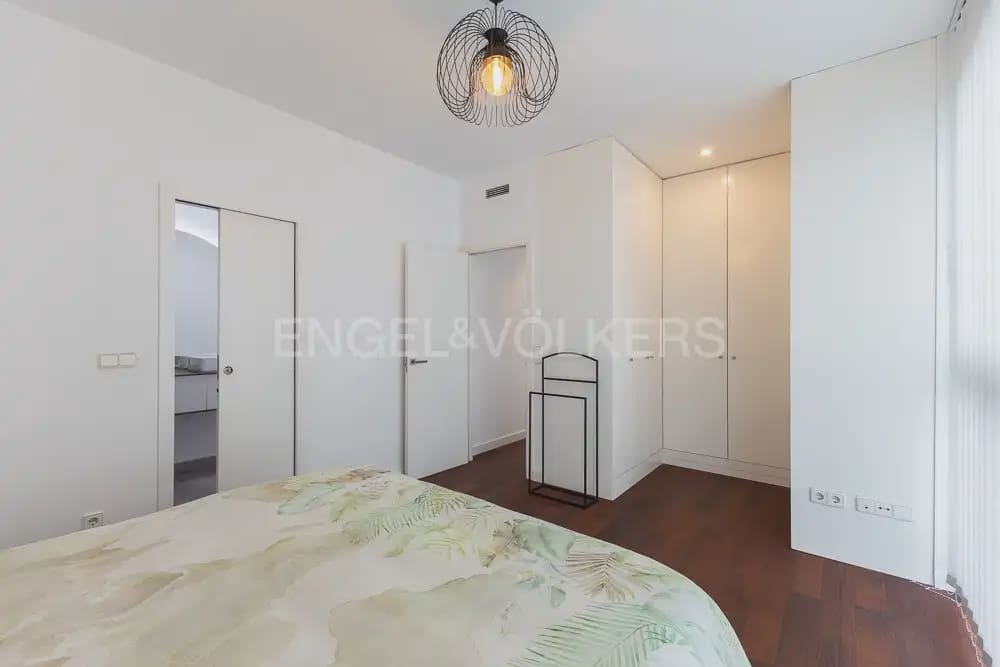 5 quarto Moradia para arrendar em Godella com piscina garagem - 3 500 € (Ref: 10060966)