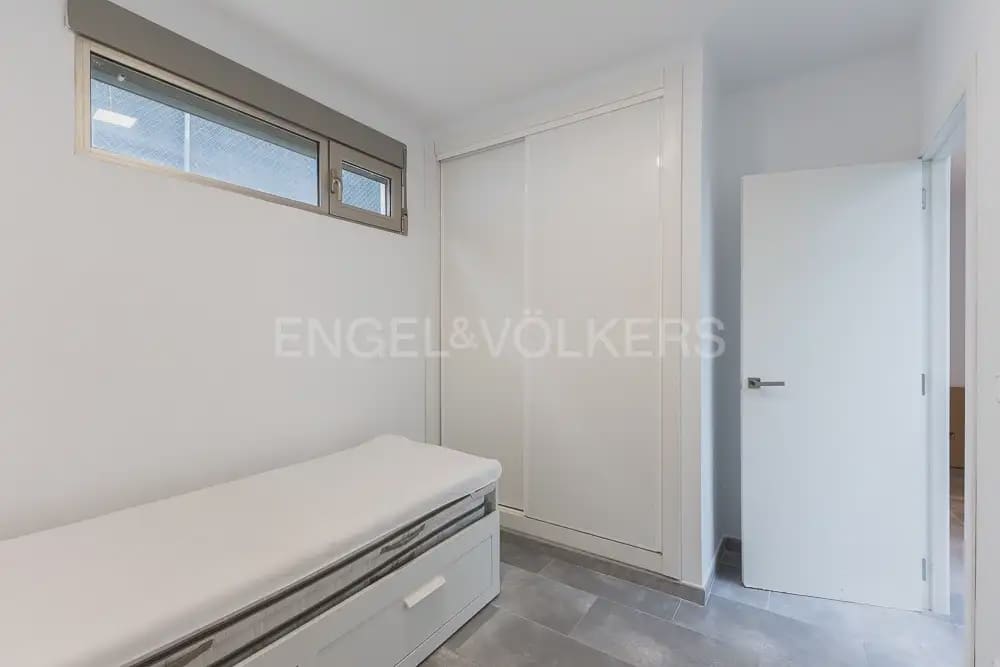 5 quarto Moradia para arrendar em Godella com piscina garagem - 3 500 € (Ref: 10060966)