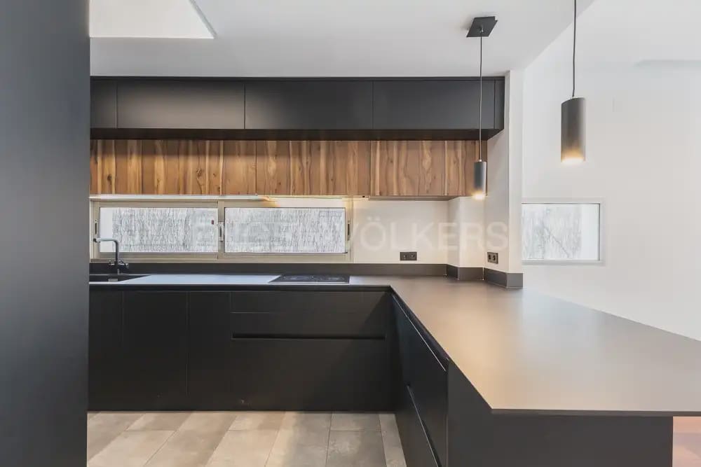 5 quarto Moradia para arrendar em Godella com piscina garagem - 3 500 € (Ref: 10060966)