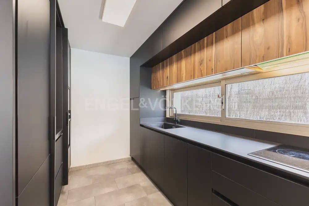 5 quarto Moradia para arrendar em Godella com piscina garagem - 3 500 € (Ref: 10060966)
