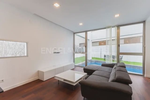 Villa/Maison de 5 chambres à louer à Godella - 3 500 € (Ref: 10060966)