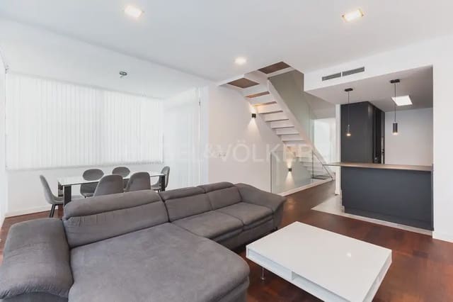 Villa/Maison de 5 chambres à louer à Godella - 3 500 € (Ref: 10060966)