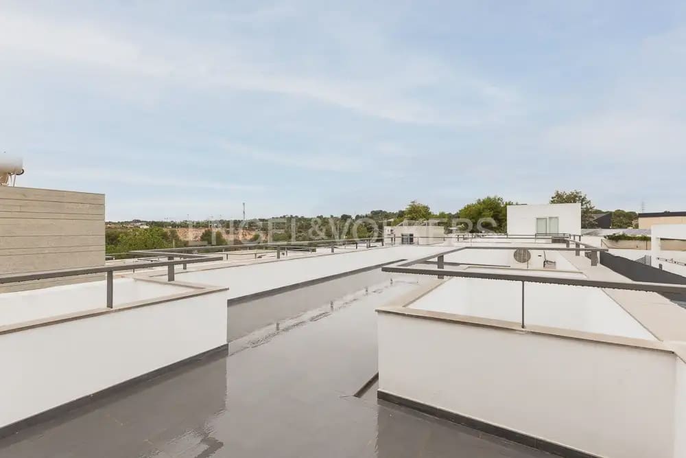5 quarto Moradia para arrendar em Godella com piscina garagem - 3 500 € (Ref: 10060966)