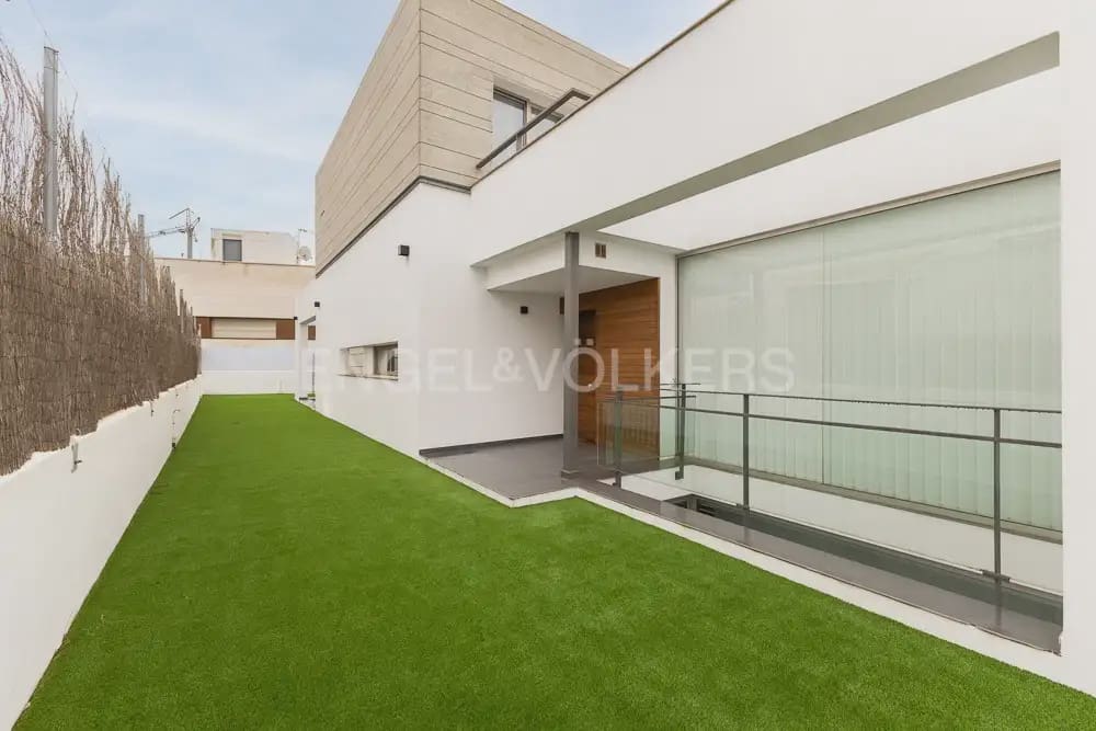5 quarto Moradia para arrendar em Godella com piscina garagem - 3 500 € (Ref: 10060966)