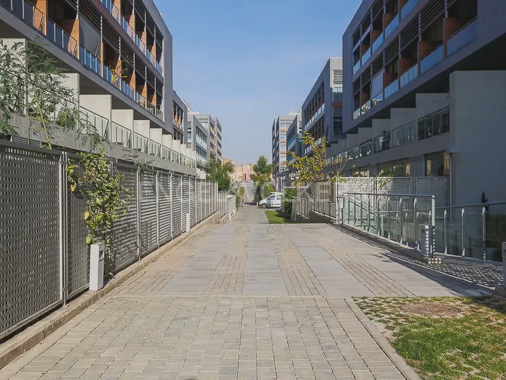 1 Zimmer Loft zu vermieten in Valencia Stadt mit Pool Garage - 1.400 € (Ref: 10062707)