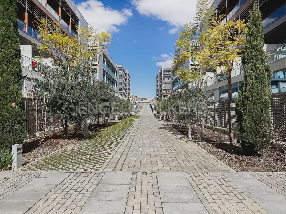 1 Zimmer Loft zu vermieten in Valencia Stadt mit Pool Garage - 1.400 € (Ref: 10062707)