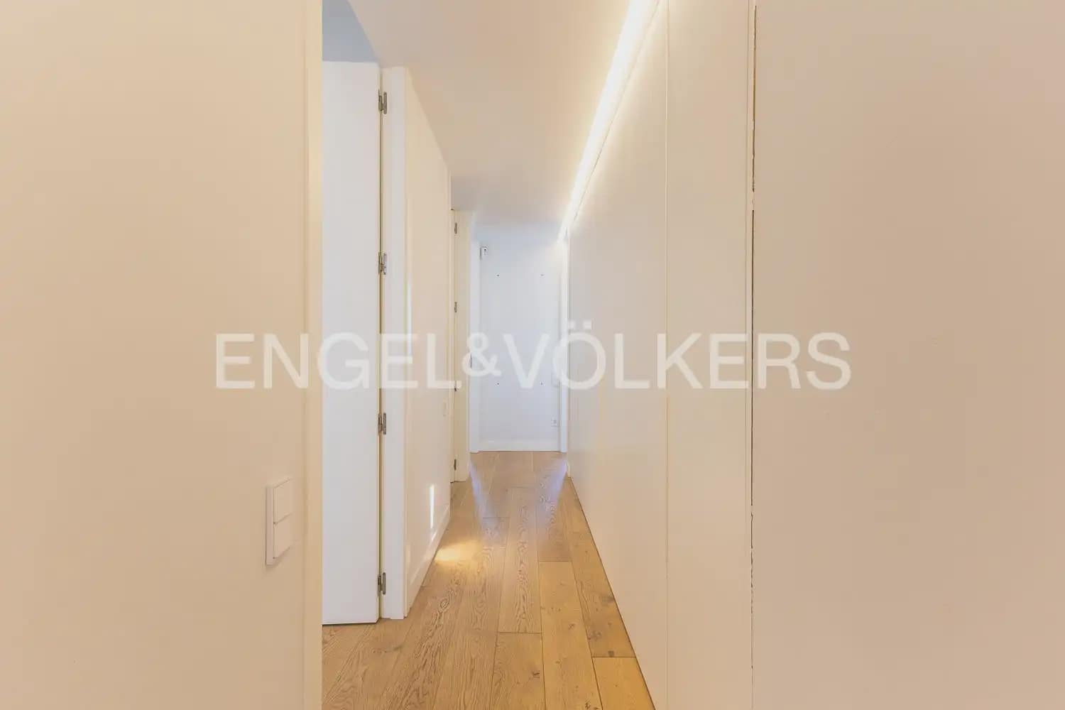3 quarto Penthouse para arrendar em Valencia cidade - 3 200 € (Ref: 10062834)