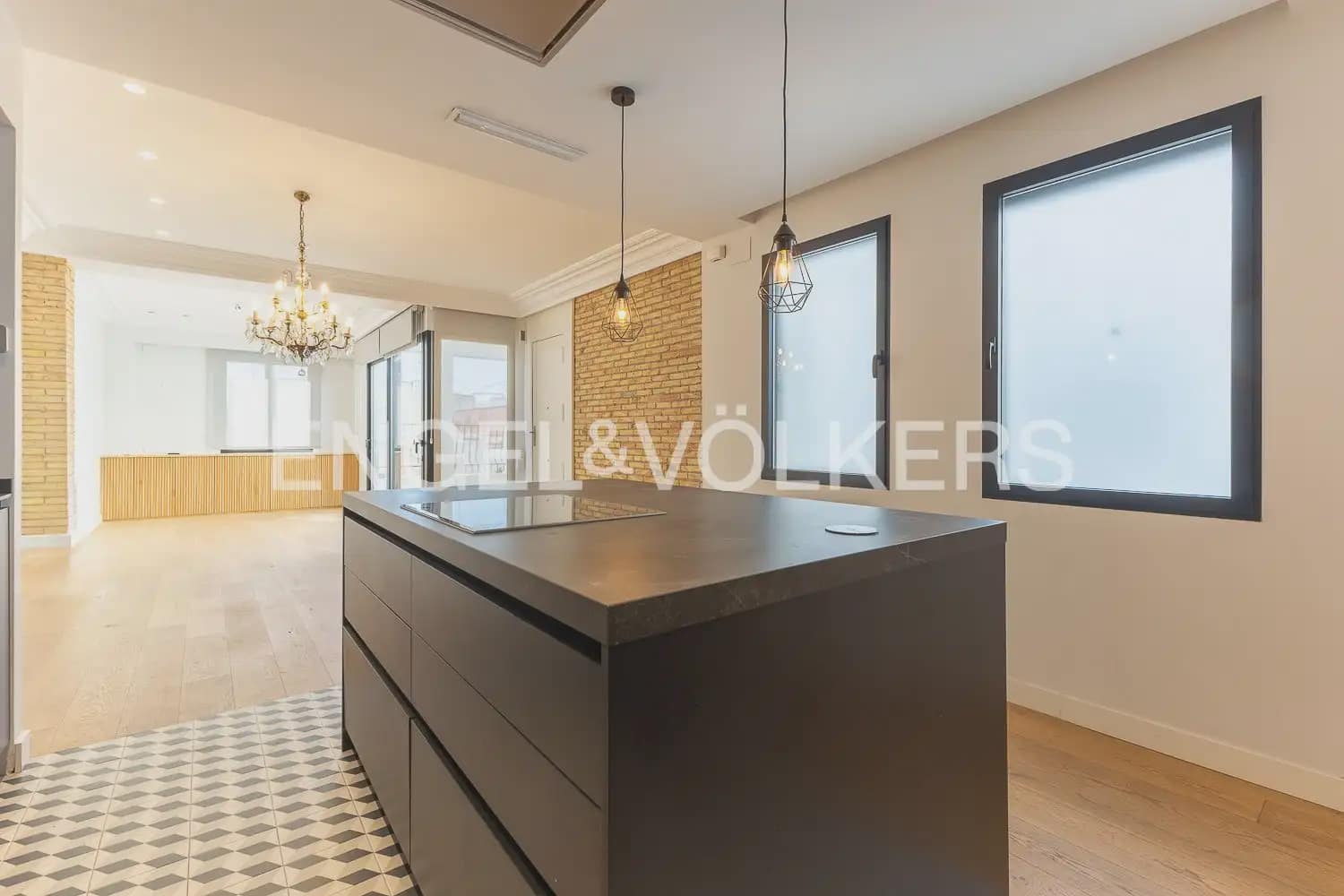 3 quarto Penthouse para arrendar em Valencia cidade - 3 200 € (Ref: 10062834)