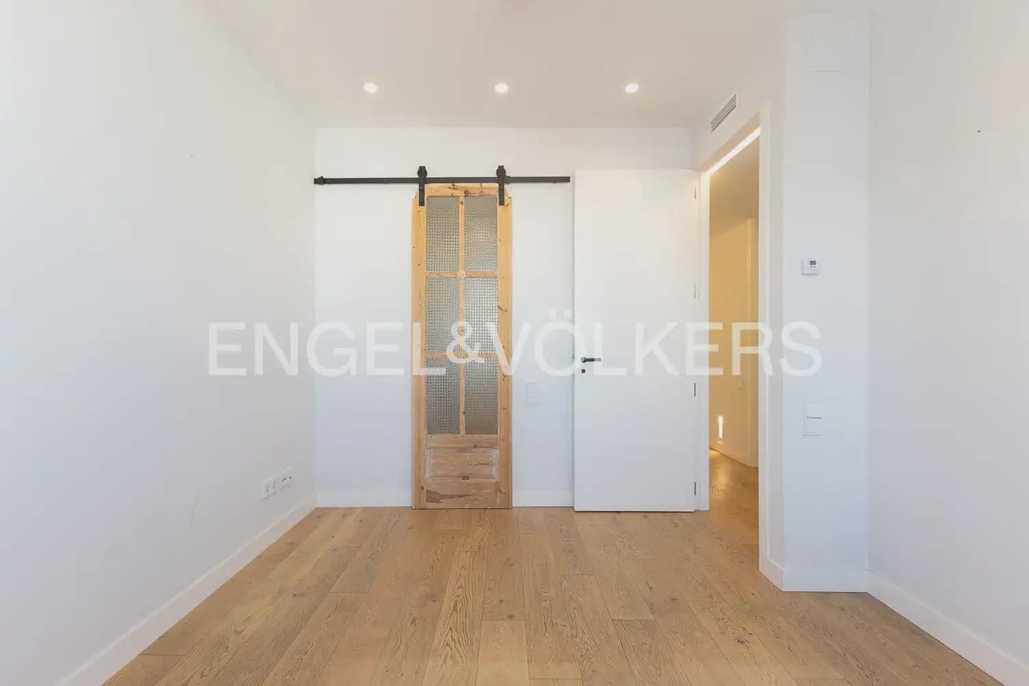 3 quarto Penthouse para arrendar em Valencia cidade - 3 200 € (Ref: 10062834)