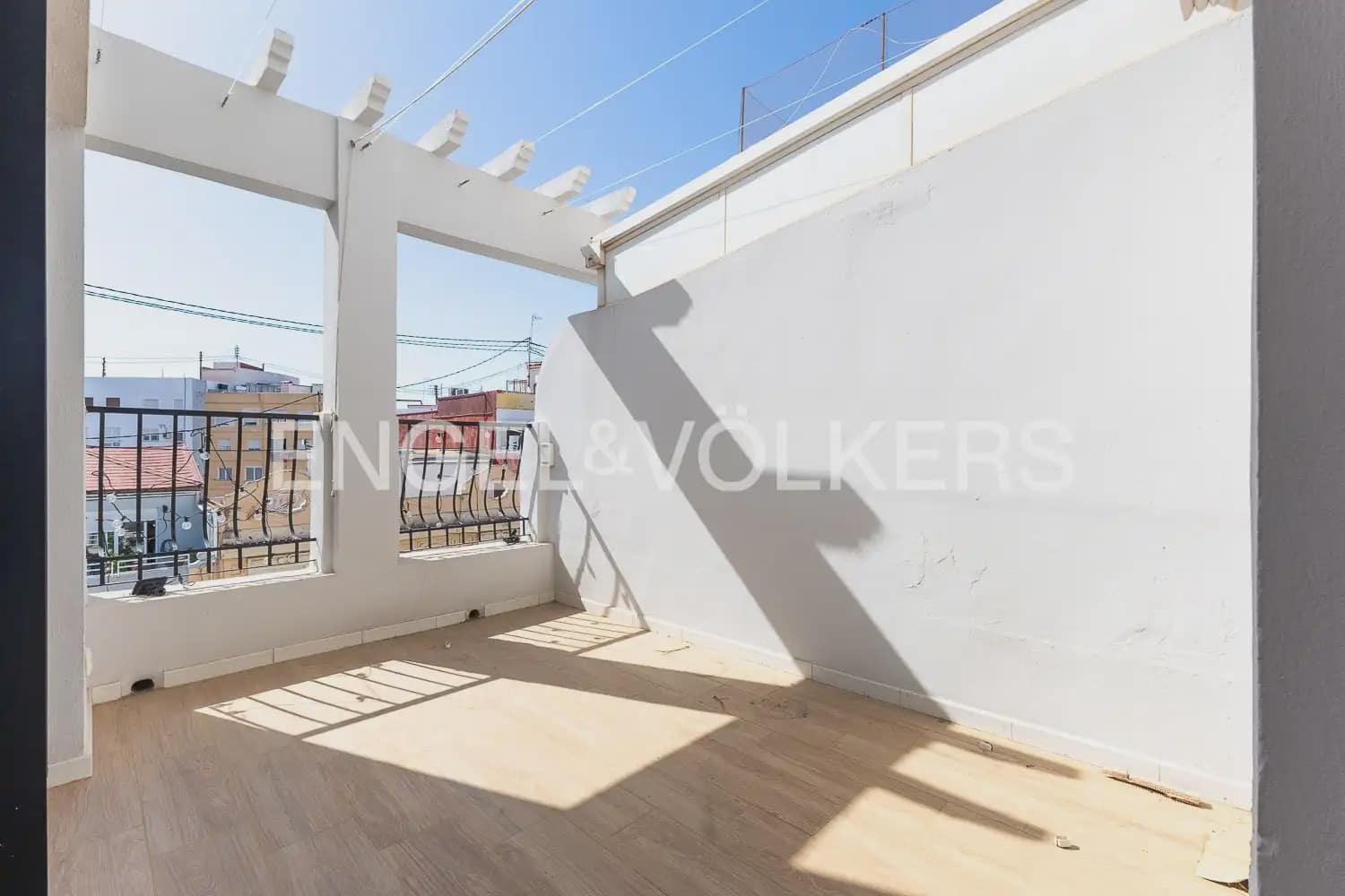 3 quarto Penthouse para arrendar em Valencia cidade - 3 200 € (Ref: 10062834)