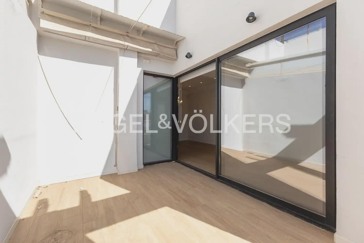 3 quarto Penthouse para arrendar em Valencia cidade - 3 200 € (Ref: 10062834)