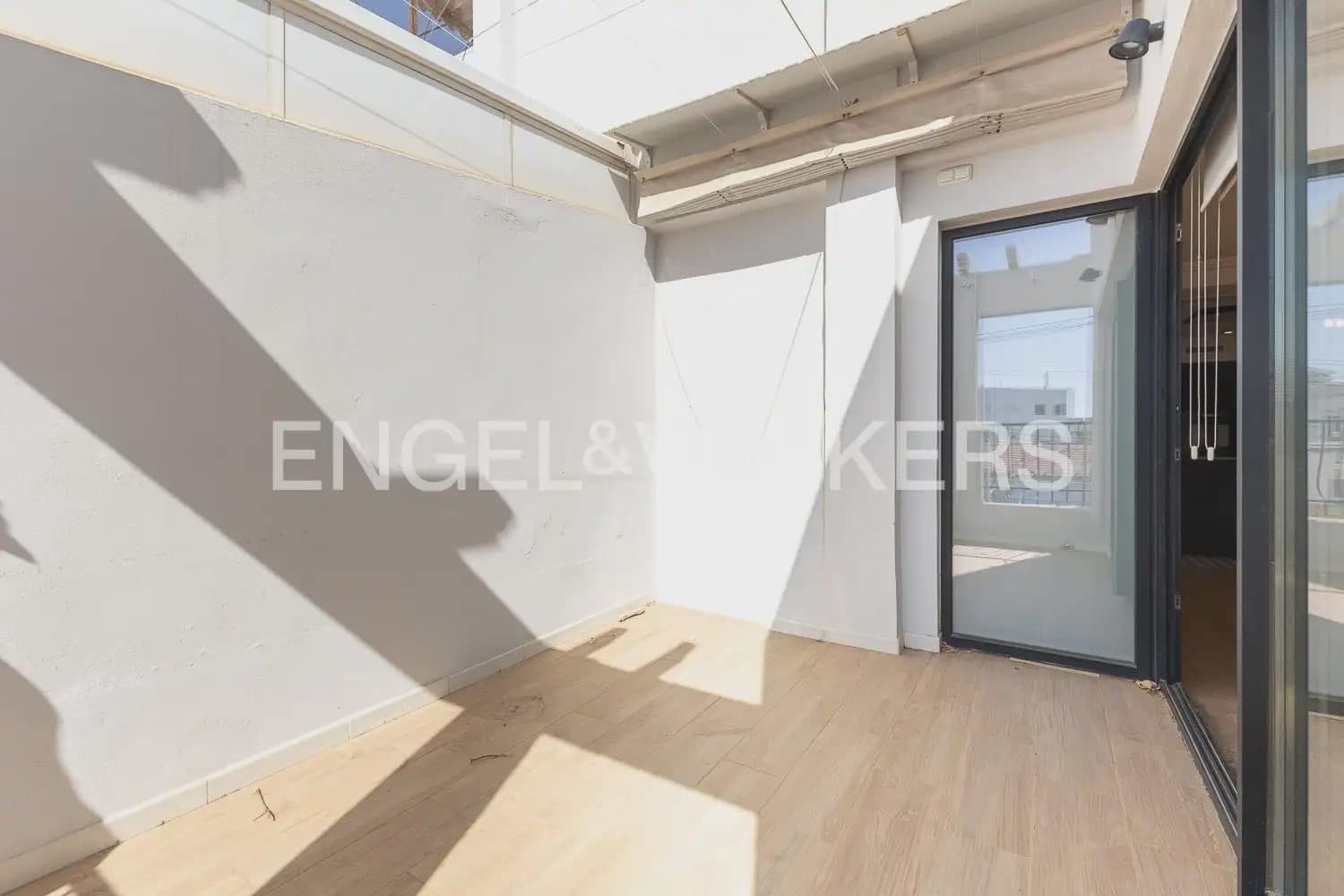 3 quarto Penthouse para arrendar em Valencia cidade - 3 200 € (Ref: 10062834)