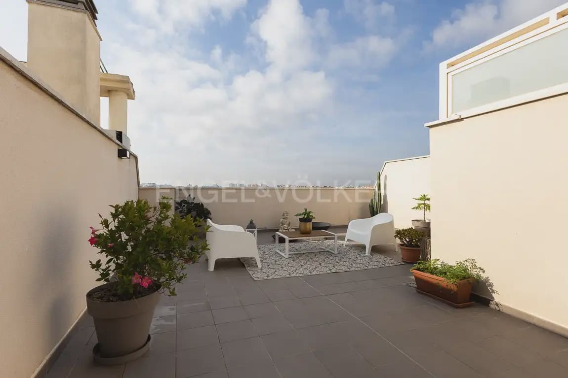 3 bedroom Flat for rent in Alboraya / Alboraia with garage - € 2,000 (Ref: 10062956)
