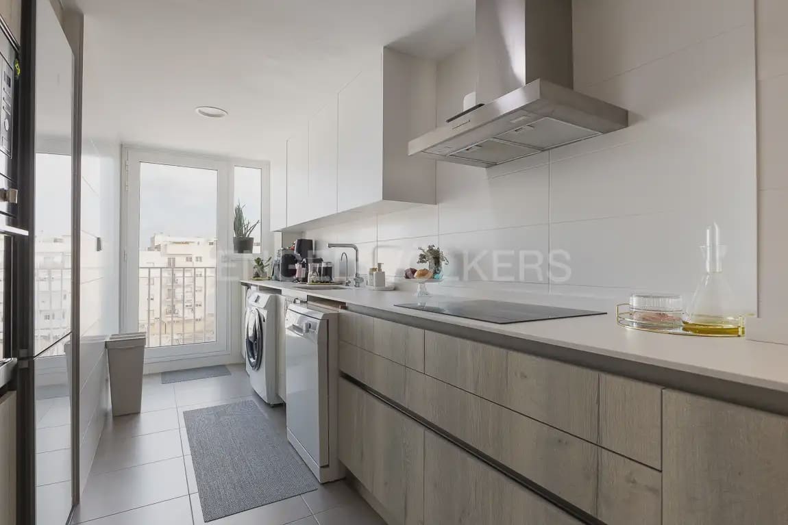 3 bedroom Flat for rent in Alboraya / Alboraia with garage - € 2,000 (Ref: 10062956)