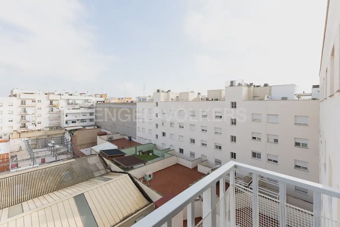 3 bedroom Flat for rent in Alboraya / Alboraia with garage - € 2,000 (Ref: 10062956)