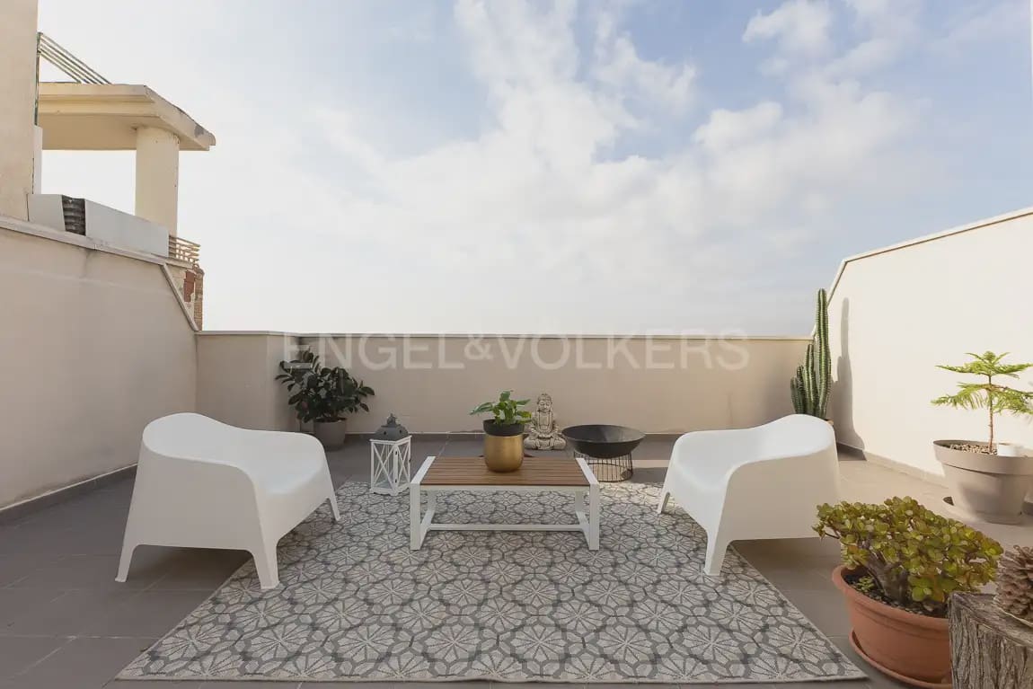 3 bedroom Flat for rent in Alboraya / Alboraia with garage - € 2,000 (Ref: 10062956)