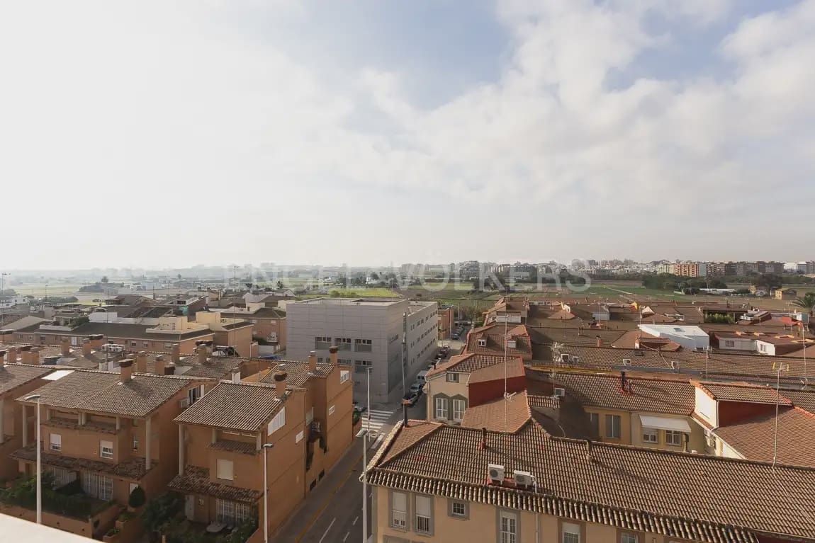 3 bedroom Flat for rent in Alboraya / Alboraia with garage - € 2,000 (Ref: 10062956)