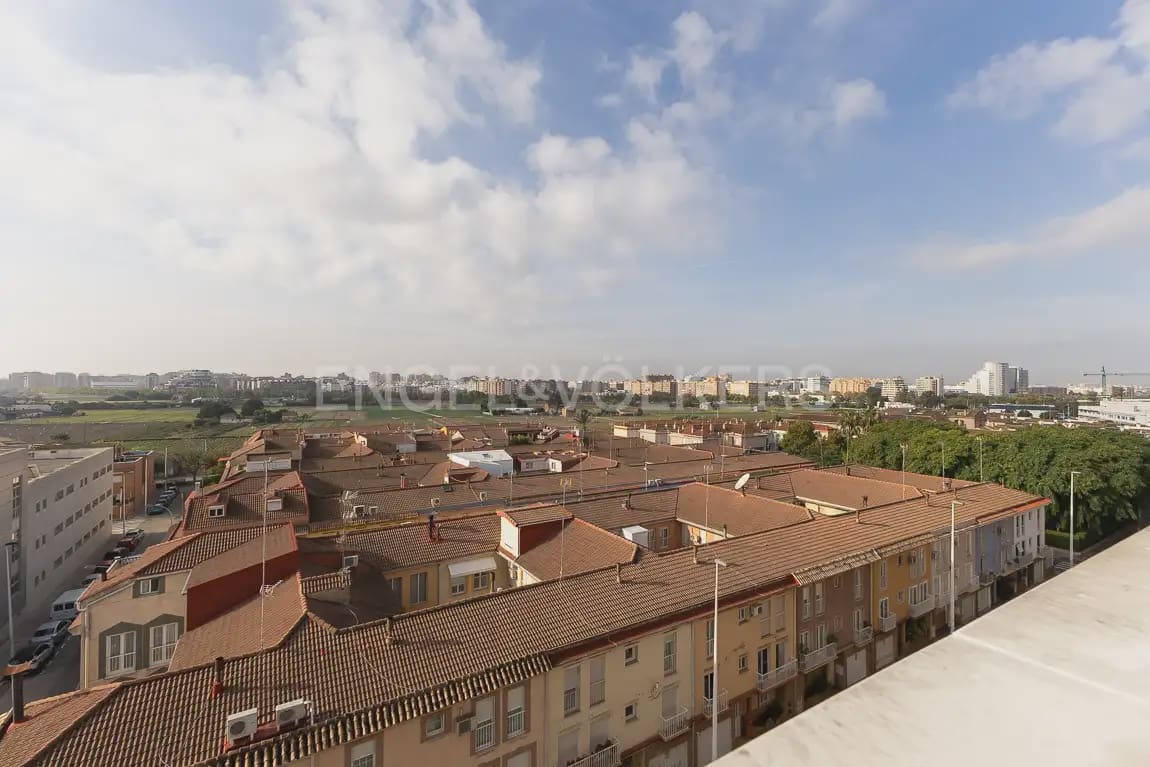 3 bedroom Flat for rent in Alboraya / Alboraia with garage - € 2,000 (Ref: 10062956)