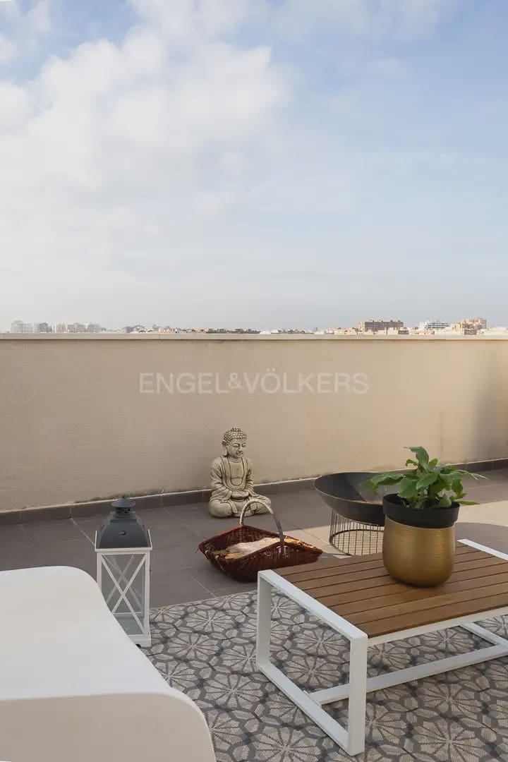 3 bedroom Flat for rent in Alboraya / Alboraia with garage - € 2,000 (Ref: 10062956)