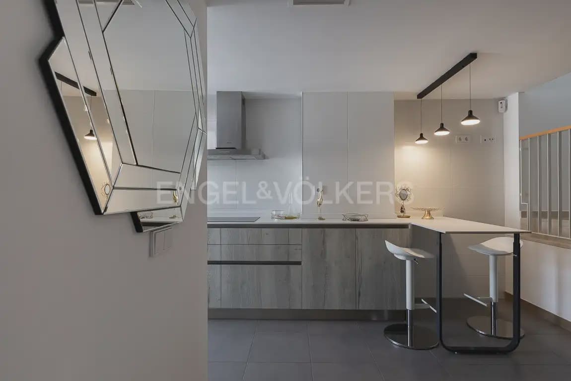3 bedroom Flat for rent in Alboraya / Alboraia with garage - € 2,000 (Ref: 10062956)