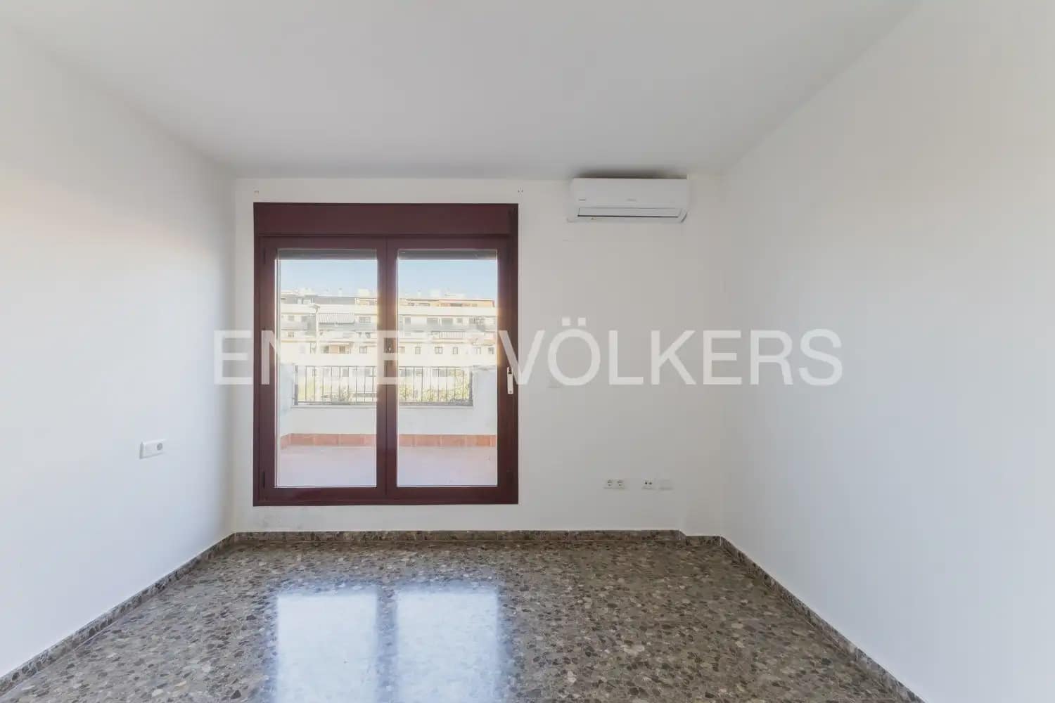 5 soveværelse Rækkehus til salg i Sagunto / Sagunt med swimmingpool garage - € 370.000 (Ref: 10062958)