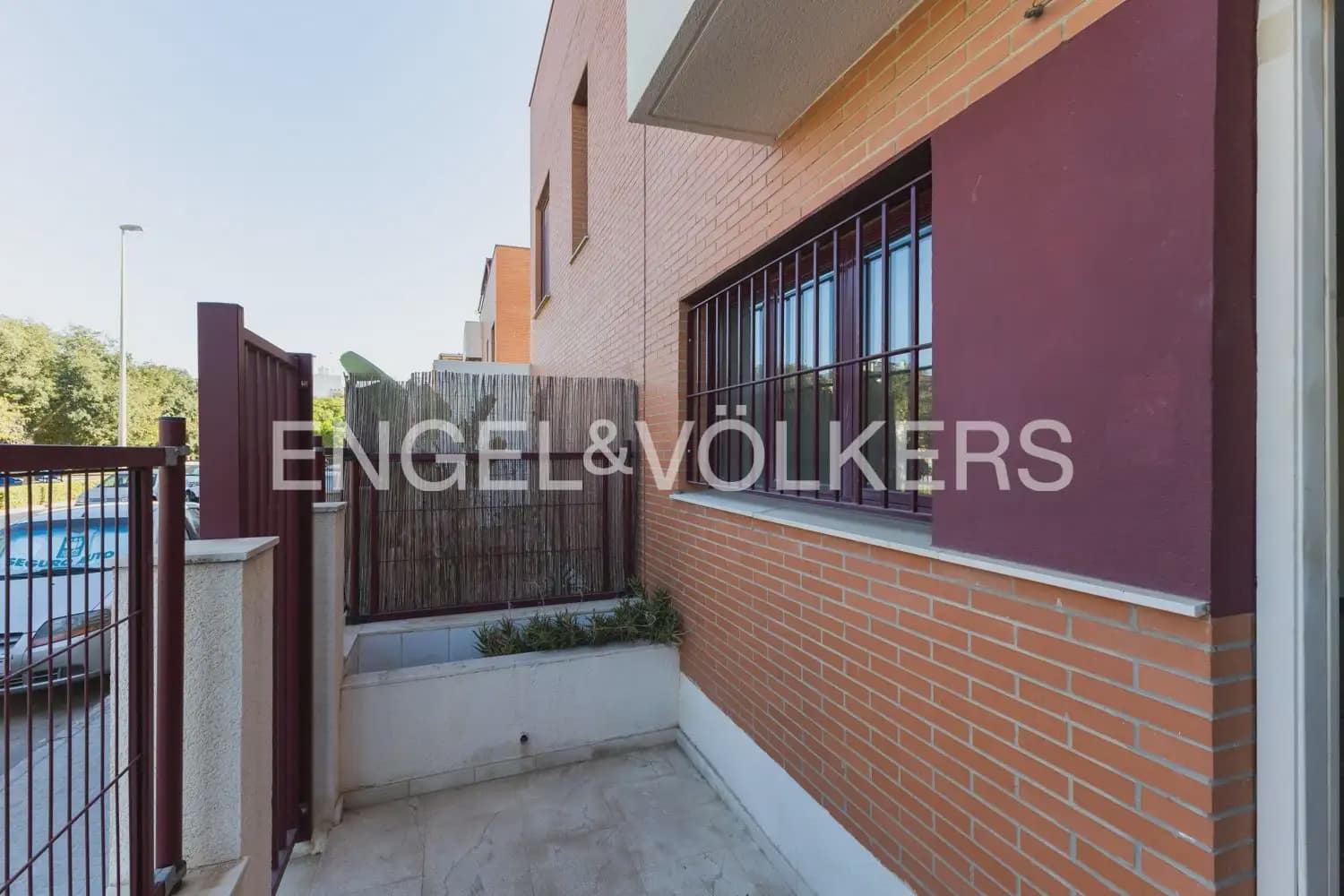 5 soveværelse Rækkehus til salg i Sagunto / Sagunt med swimmingpool garage - € 370.000 (Ref: 10062958)