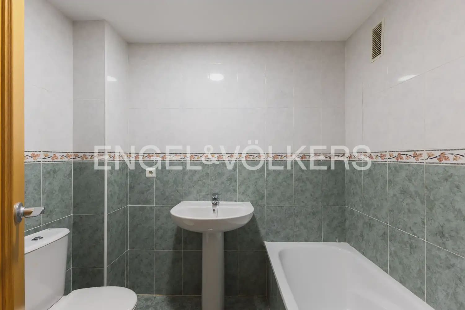5 soveværelse Rækkehus til salg i Sagunto / Sagunt med swimmingpool garage - € 370.000 (Ref: 10062958)