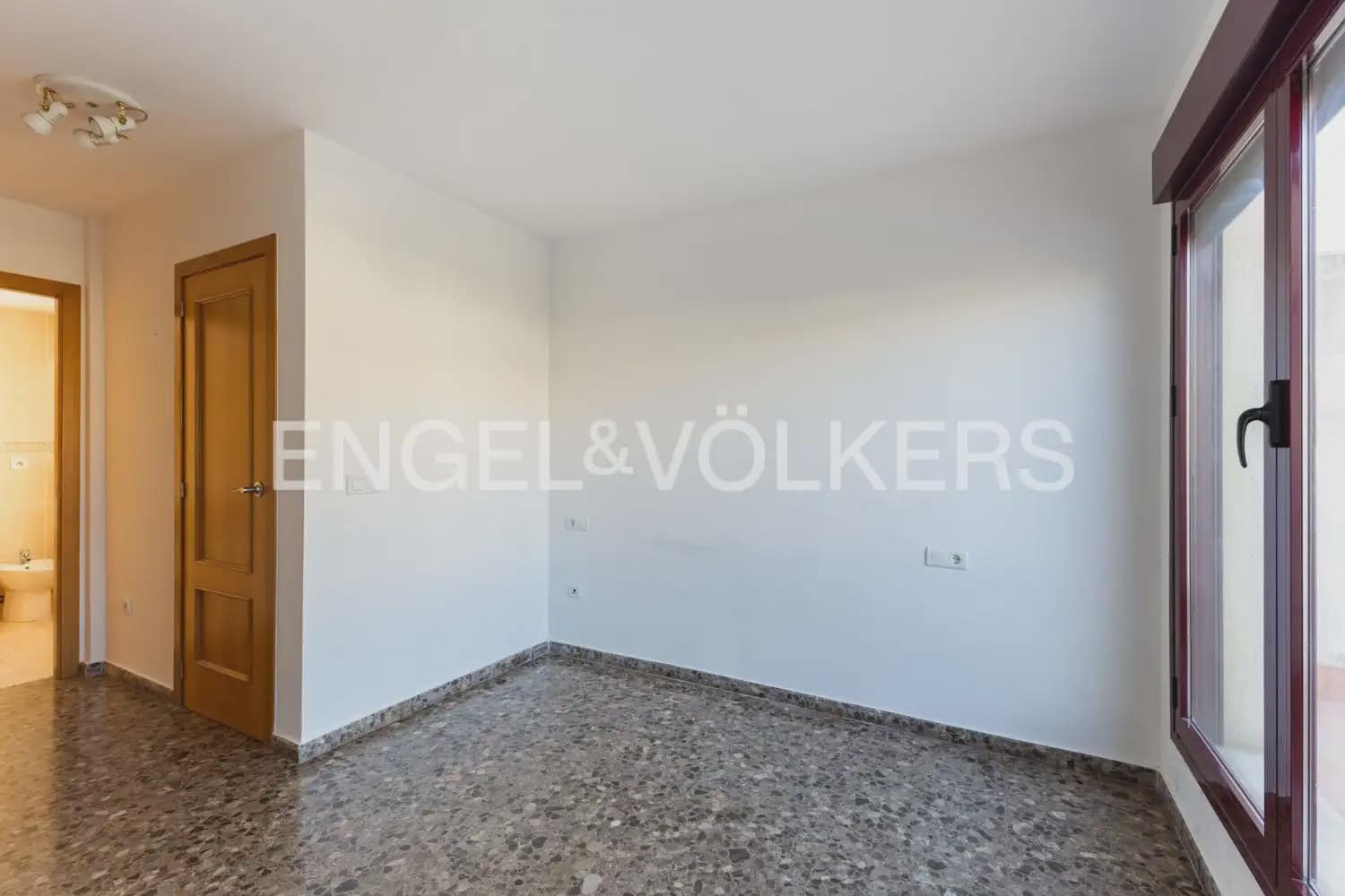 5 soveværelse Rækkehus til salg i Sagunto / Sagunt med swimmingpool garage - € 370.000 (Ref: 10062958)