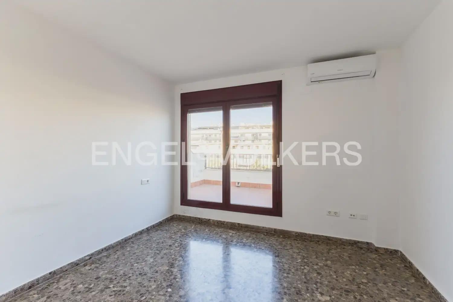 5 soveværelse Rækkehus til salg i Sagunto / Sagunt med swimmingpool garage - € 370.000 (Ref: 10062958)