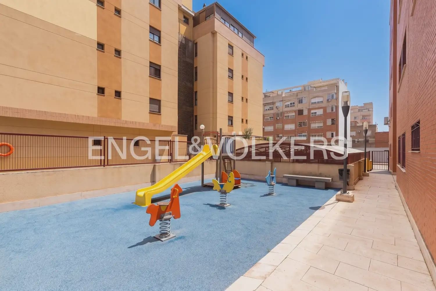 5 soveværelse Rækkehus til salg i Sagunto / Sagunt med swimmingpool garage - € 370.000 (Ref: 10062958)
