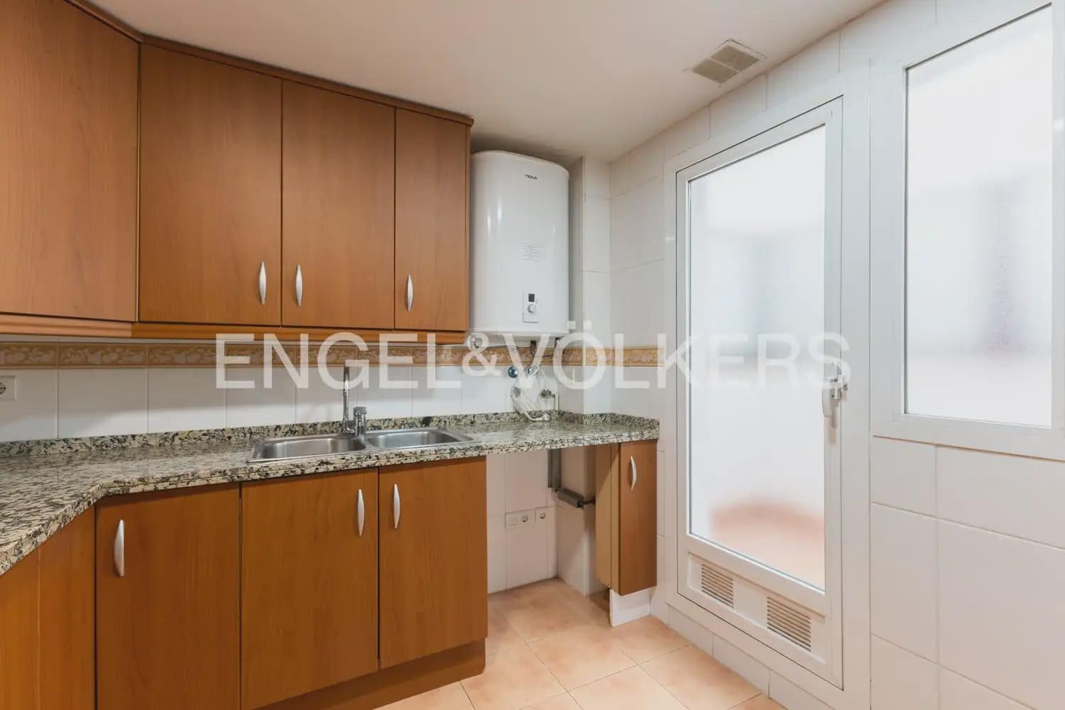 5 soveværelse Rækkehus til salg i Sagunto / Sagunt med swimmingpool garage - € 370.000 (Ref: 10062958)