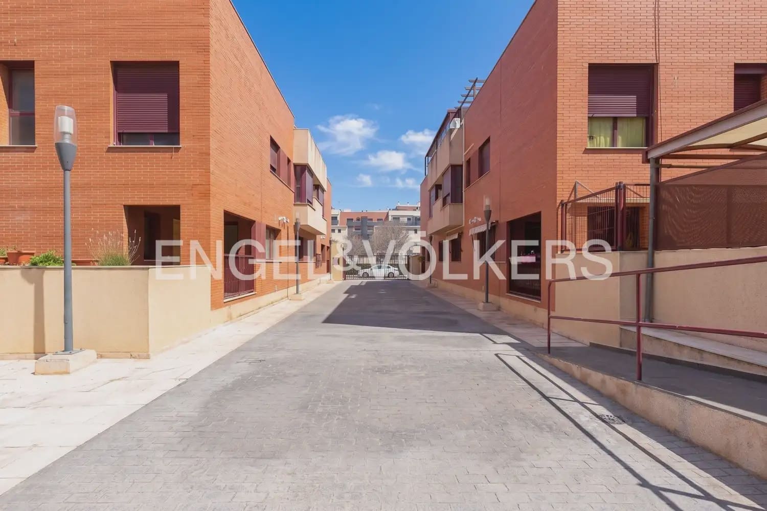 5 soveværelse Rækkehus til salg i Sagunto / Sagunt med swimmingpool garage - € 370.000 (Ref: 10062958)