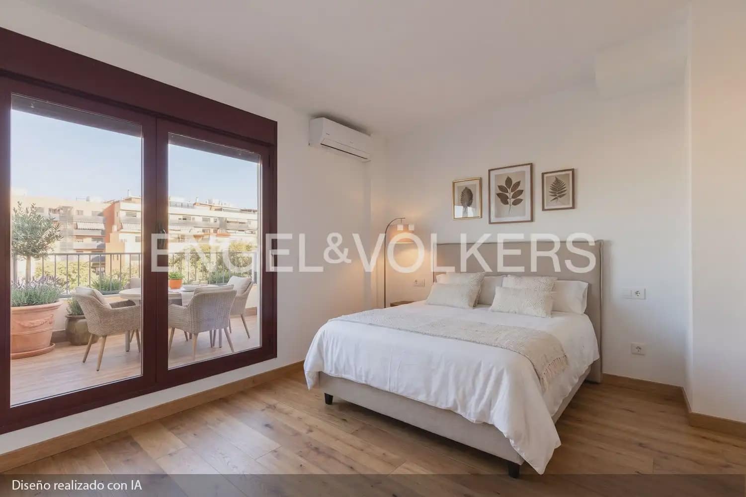 5 soveværelse Rækkehus til salg i Sagunto / Sagunt med swimmingpool garage - € 370.000 (Ref: 10062958)