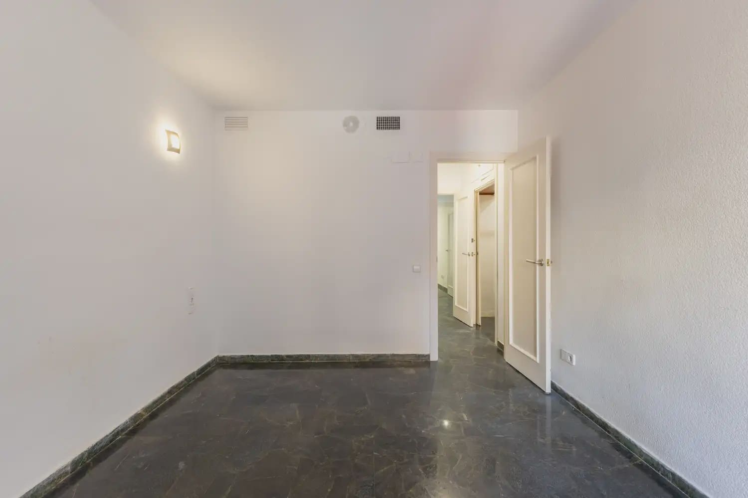 Piso de 4 habitaciones en València ciudad en venta - 810.000 € (Ref: 10065019)