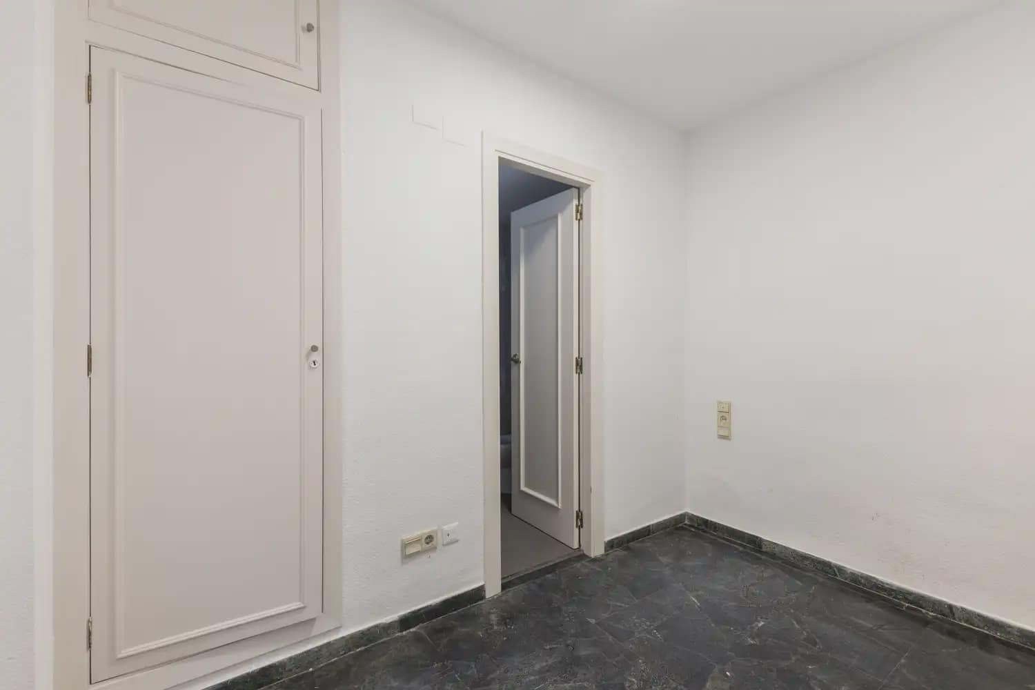 Piso de 4 habitaciones en València ciudad en venta - 810.000 € (Ref: 10065019)