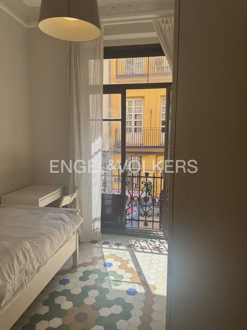 4 soverom Leilighet til leie i Valencia by - € 1 500 (Ref: 10073119)