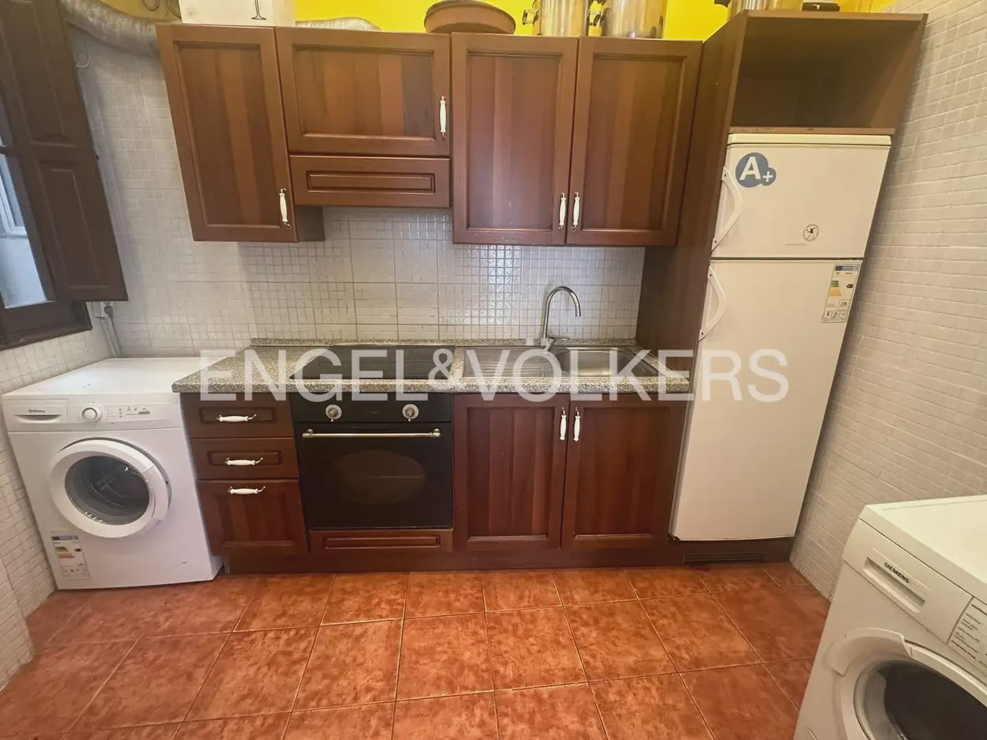 4 soverom Leilighet til leie i Valencia by - € 1 500 (Ref: 10073119)