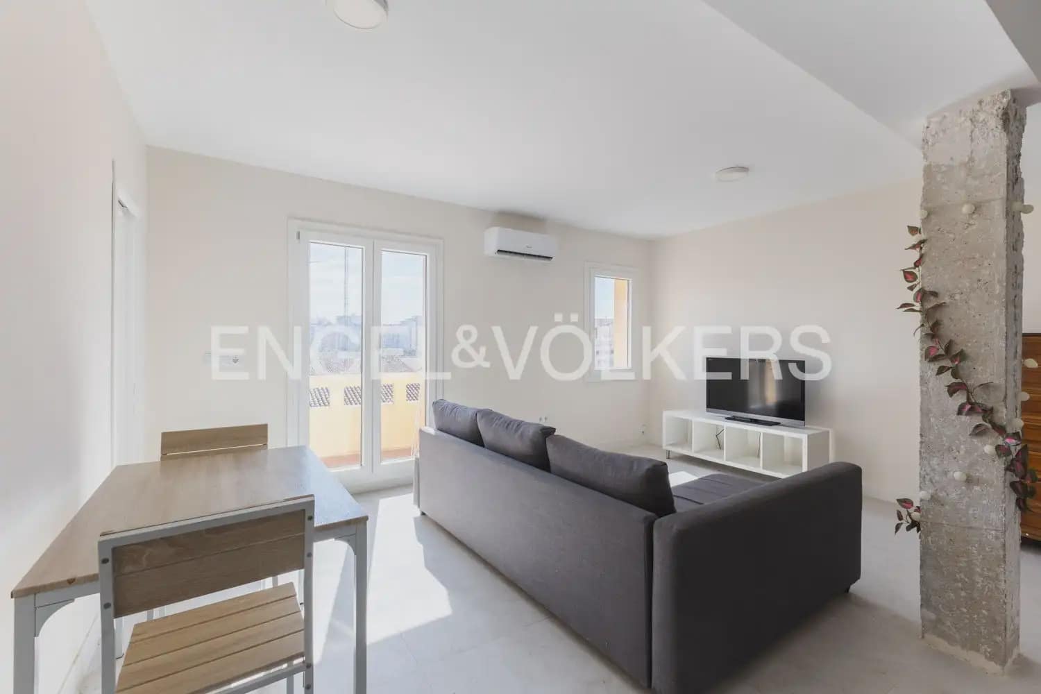 2 bedroom Flat for rent in Valencia city - € 1,700 (Ref: 10073120)